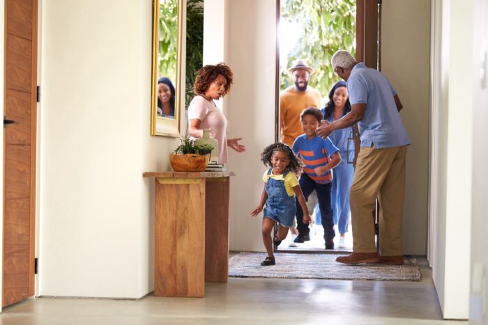 grandkids visiting grandparents